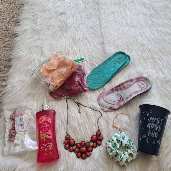 Random Items - Picture 2 of 7